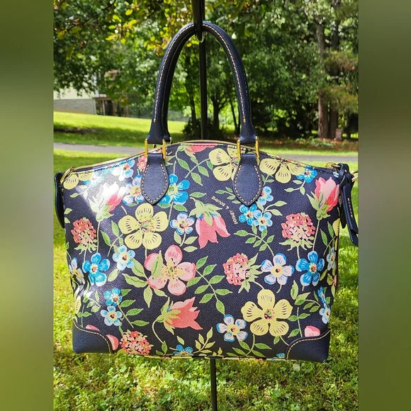 Dooney & Bourke Large Satchel EUC - Picture 13 of 16